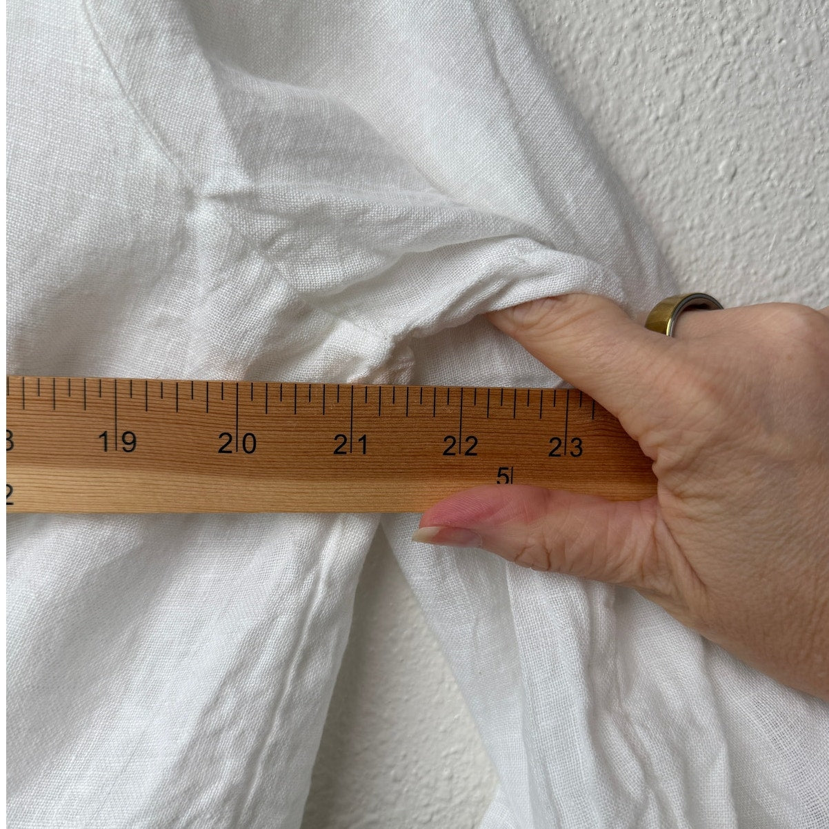 Meo Meli White Linen Button Front Tie Hem Collared Blouse