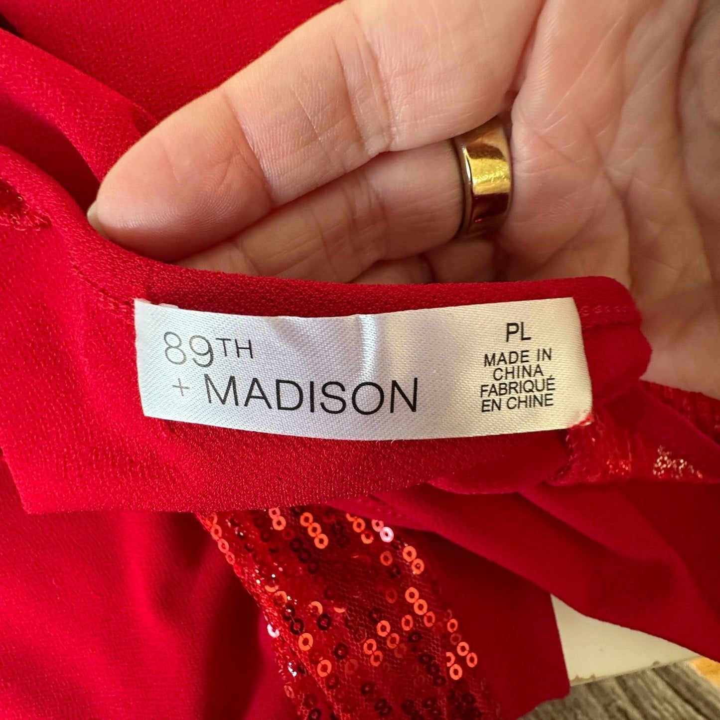 89th + Madison Deep Red Round Neck 3/4 Sequin Sleeve Pullover Blouse Petit L