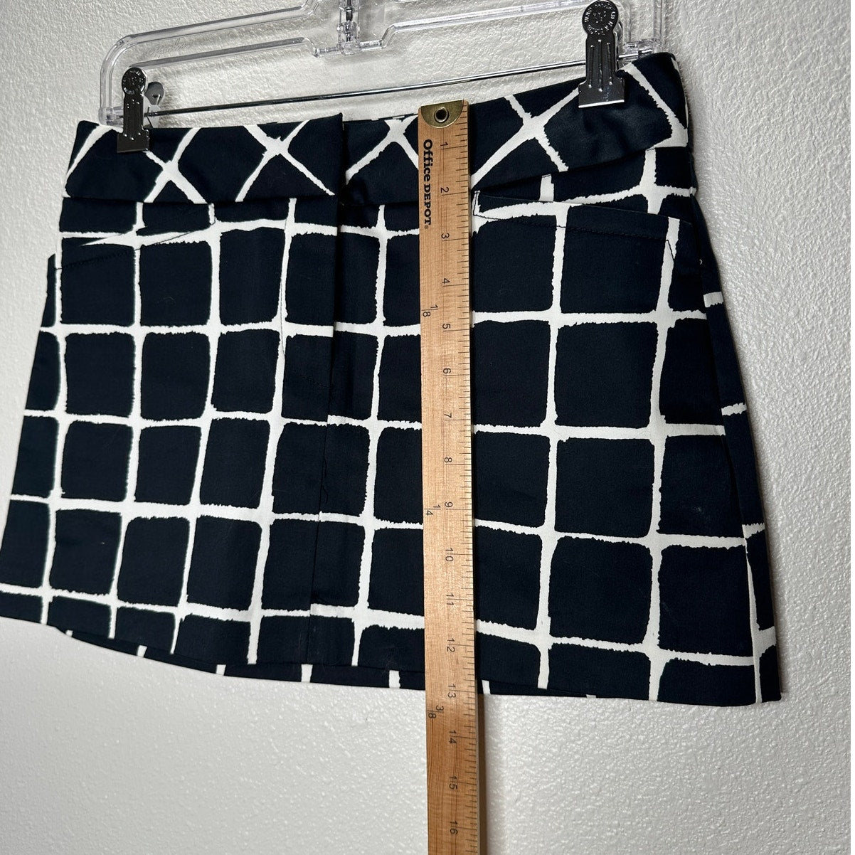 Trina Turk Black & White Check Front Zip Pocket Mini Skirt 4