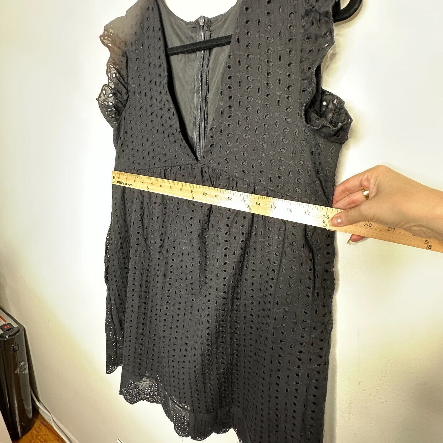 Black Eyelet Lace Ruffle Deep VNeck Zip Sleeveless Romper Mini Empire Waist Med