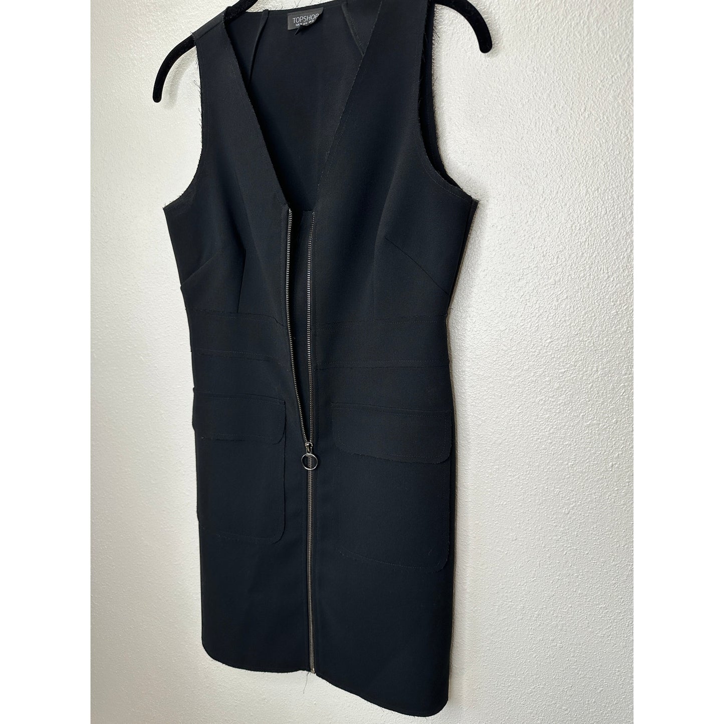 Topshop Black VNeck Front Zip Sleeveless Utility Pocket Dress 6