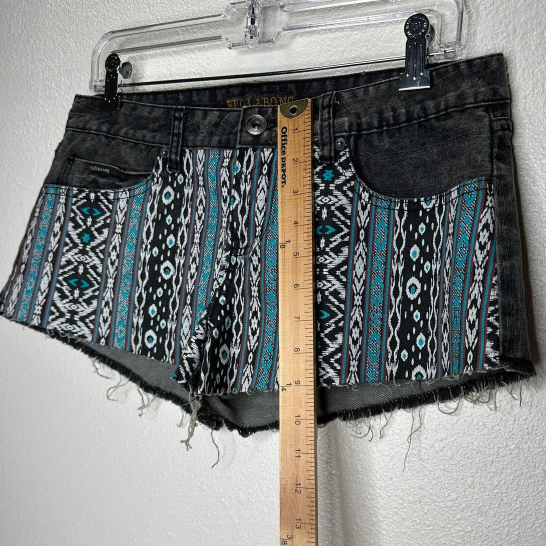 Billabong Gray White Teal Aztec Print Raw Hem Lovin Life Shorts 9