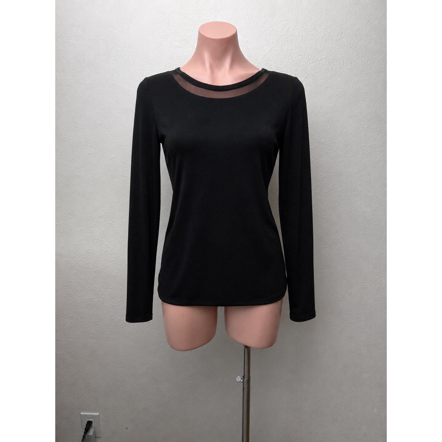 Elizabeth & James Black Sheer Mesh Yoke Long Sleeve Top Open Back Lightweight Knit XS