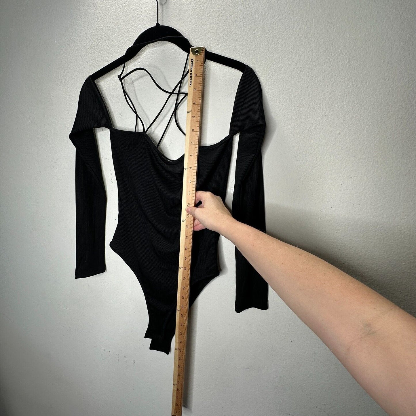 Black Bandeau Style Attached Arm Sleeve Criss Cross Back Bodysuit Snap Close M