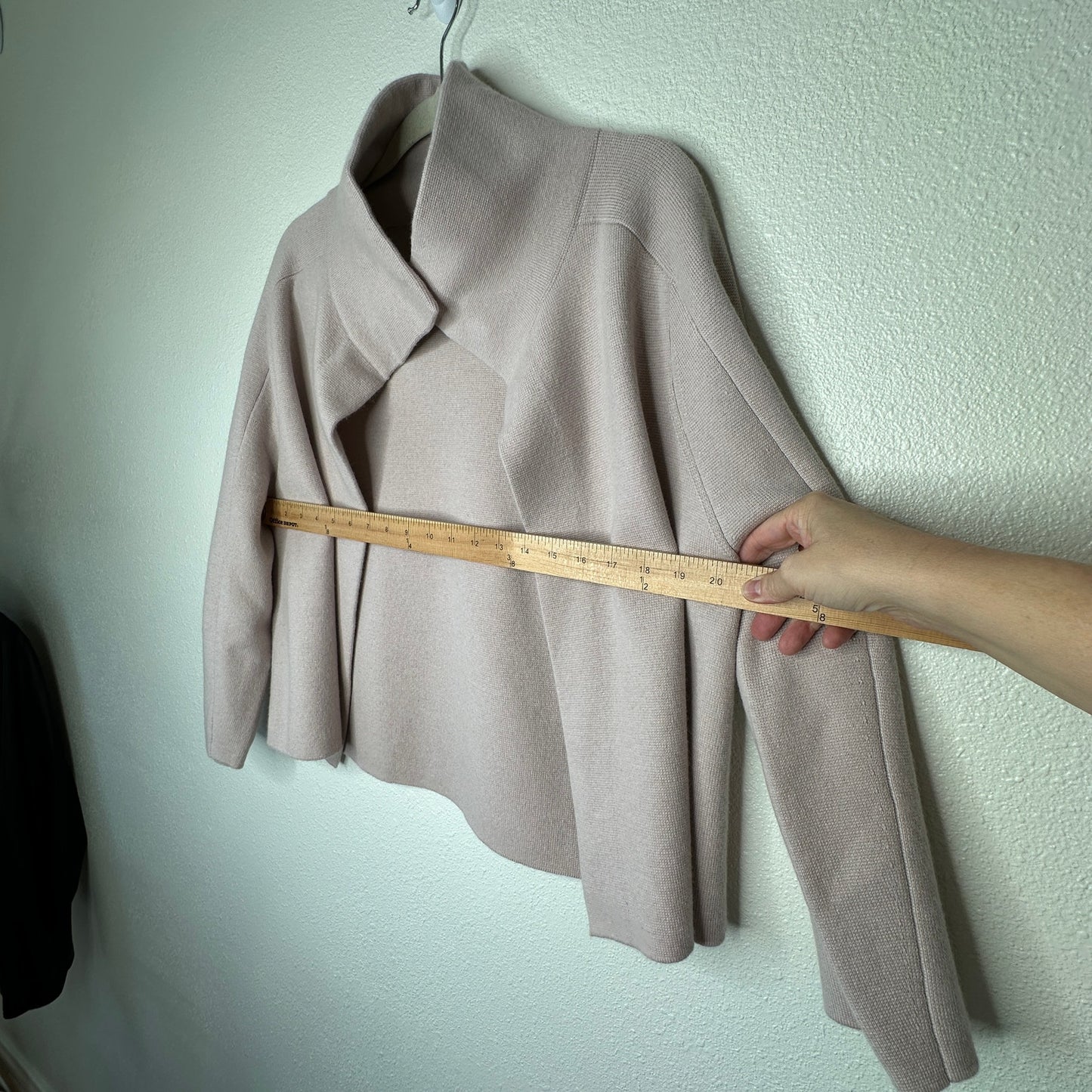 TSE Light Pink Magnetic Collared Cropped Cardigan Long Balloon Sleeves