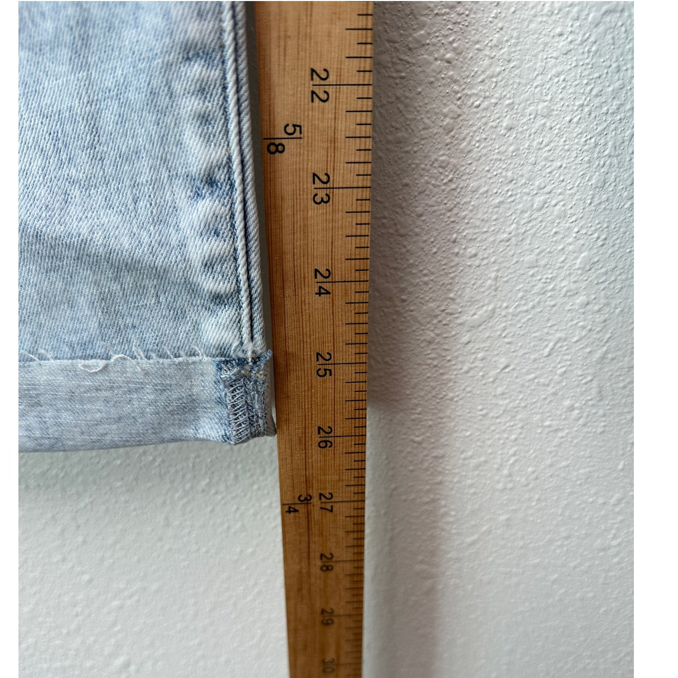 NWT GAP Girlfriend Mid Rise Jeans Gray Acid Wash 31 Raw Hem