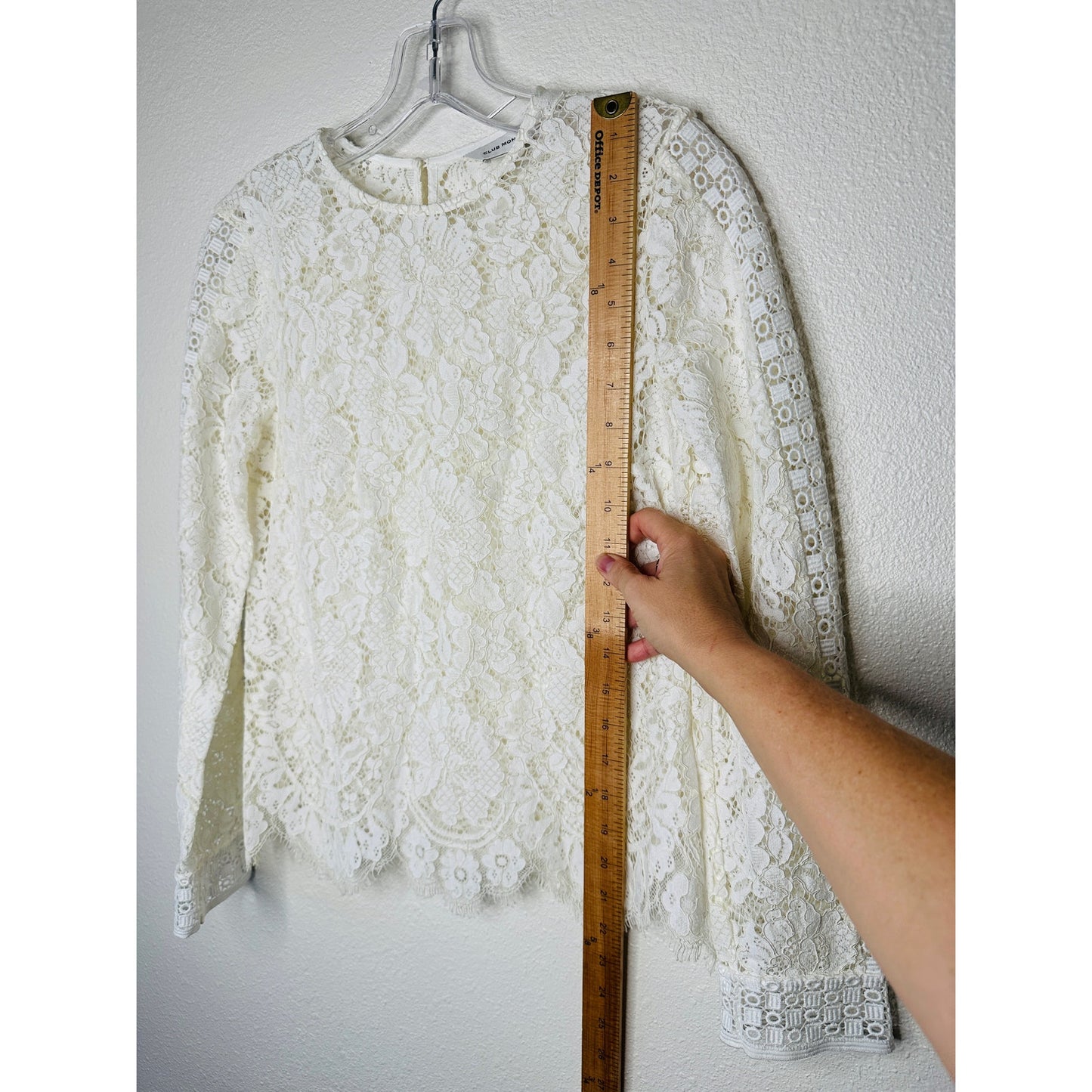 Club Monaco Ivory Floral Lace Round Neck Keyhole Back Long Sleeve Scalloped Hem Blouse XS