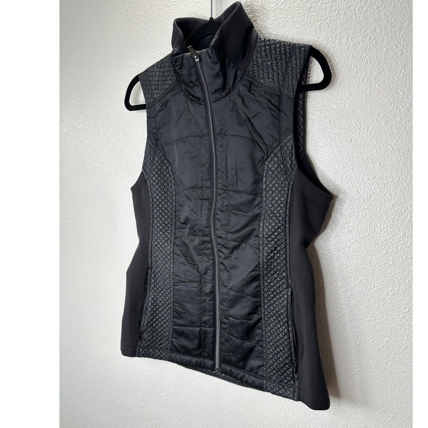 Athleta Black Mixed Media Sleeveless Front Zip Vest Medium