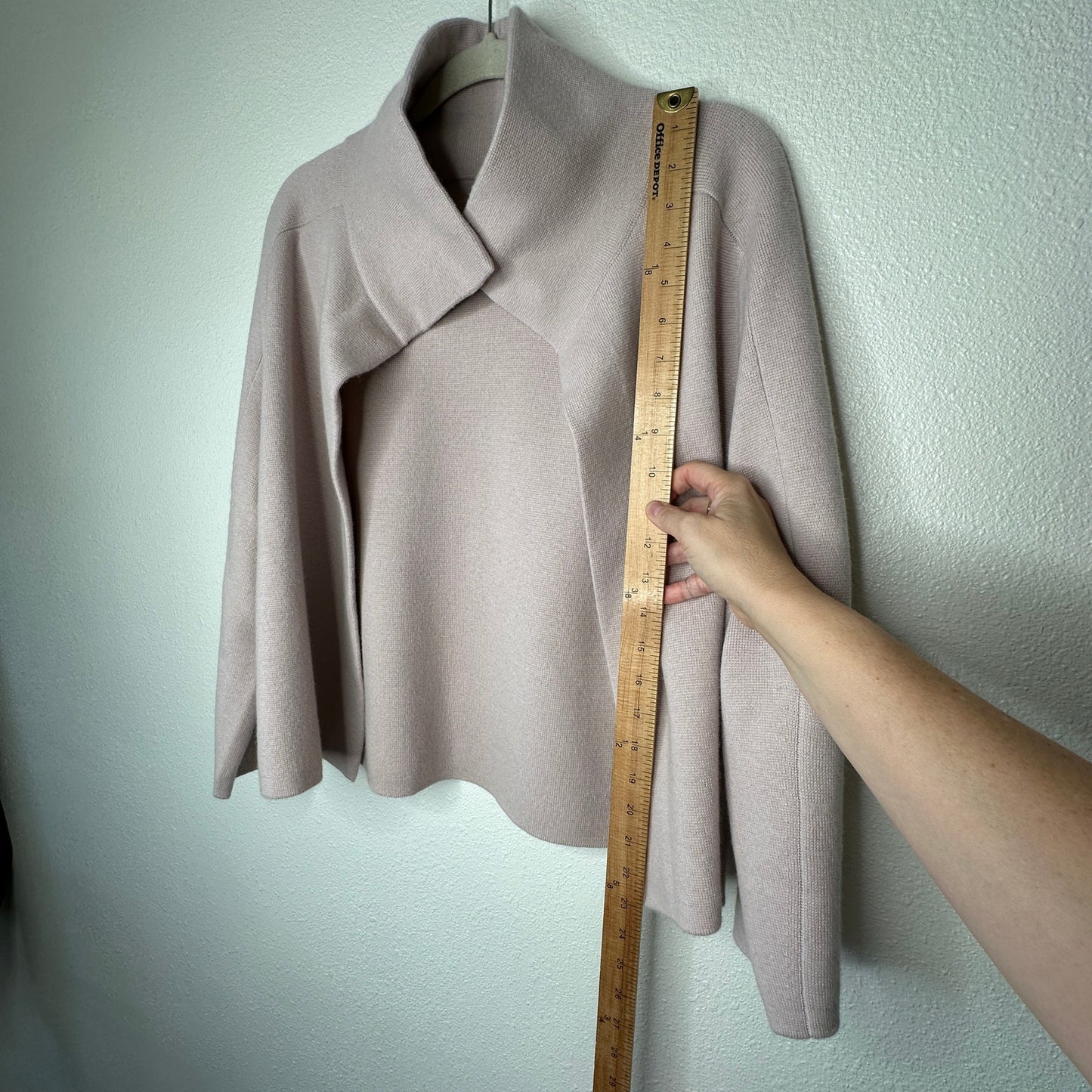 TSE Light Pink Magnetic Collared Cropped Cardigan Long Balloon Sleeves