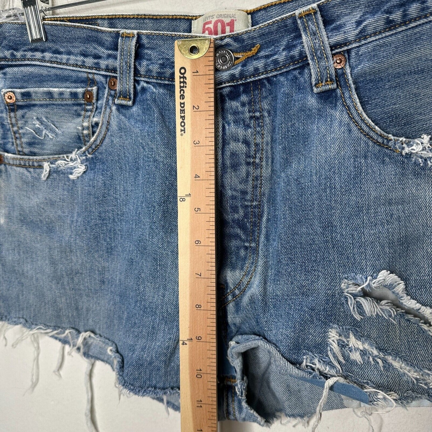 Levis 501 Medium Blue Wash Button Fly Distressed Raw Hem Shorts 34