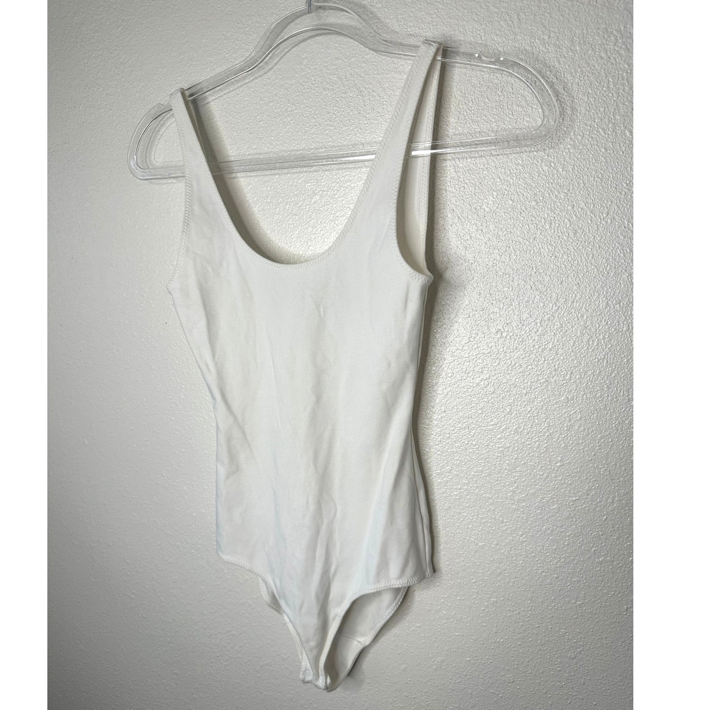 Wilfred Free White U-Neck Bodysuit XS Aritzia Minimalist Thin Stretch