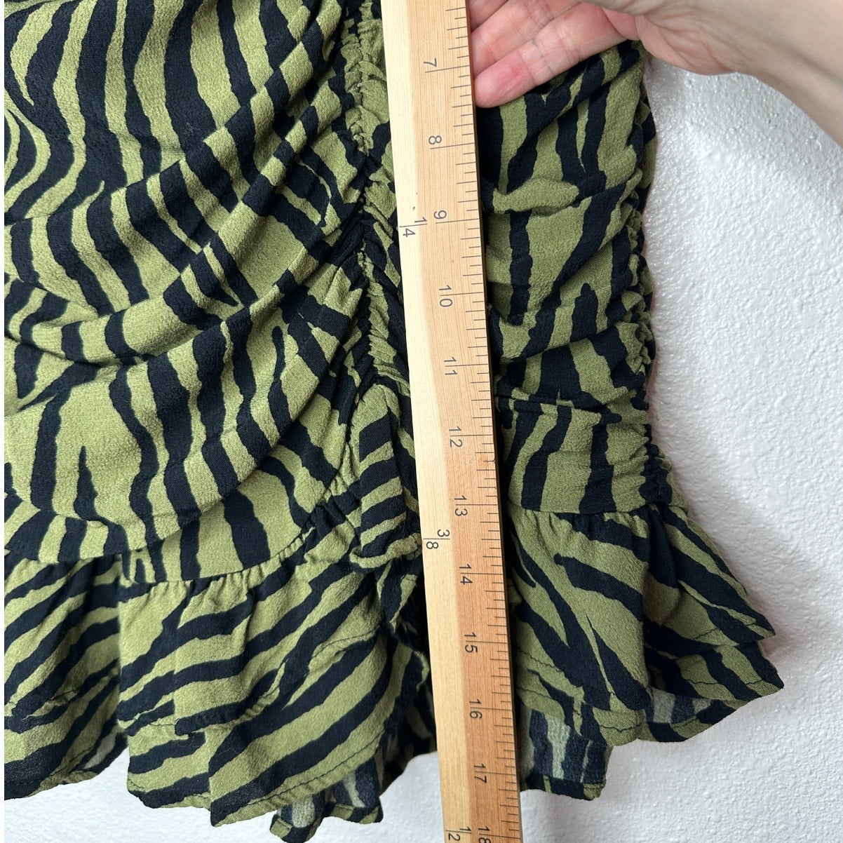 ZARA Green Zebra Print Ruched Mini Skirt XS Ruffle Hem Back Zip