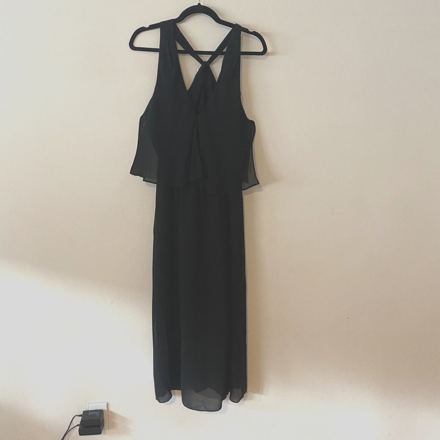 Aritzia Babaton Black SILK Chiffon Flowy V-Neck Crisscross Racerback Maxi Small