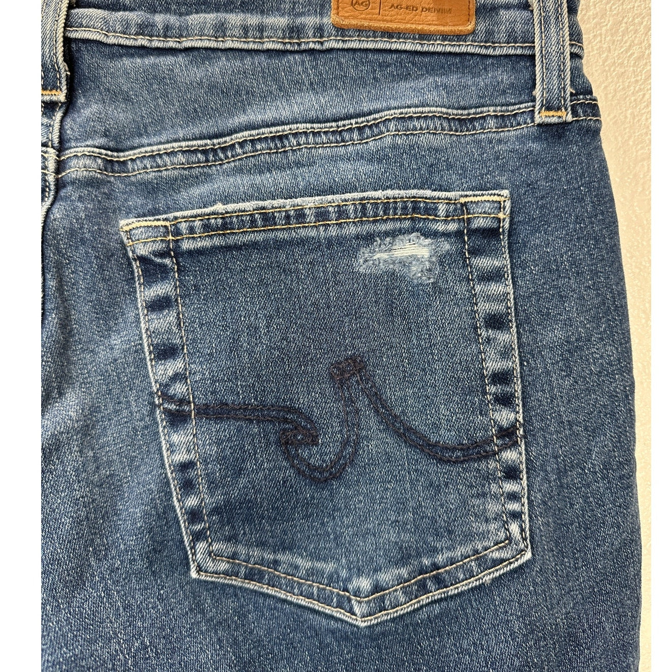 AG-ED Adriano Medium Light Wash Prima Crop Cigarette Leg Jeans 30