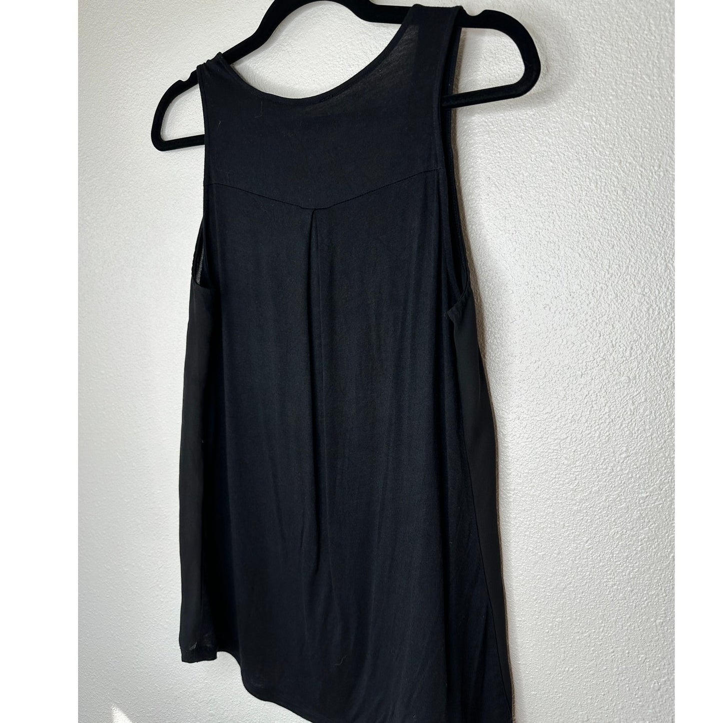 Best Mountain Black Zip V-Neck Sleeveless Tank Top S