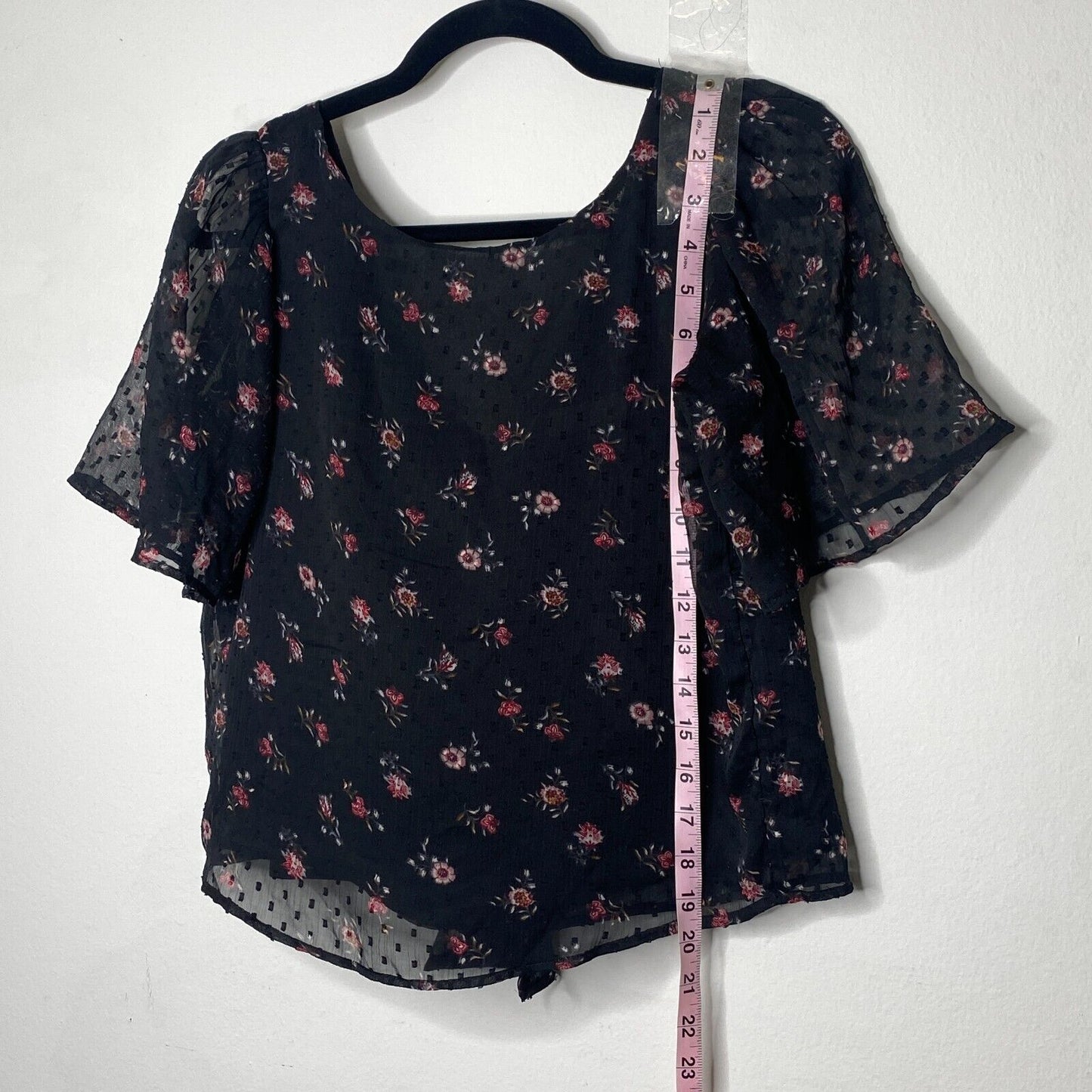 Loft Cute Black Floral Print Round Neck Short Sleeve V-Back With Ties Blouse XXS