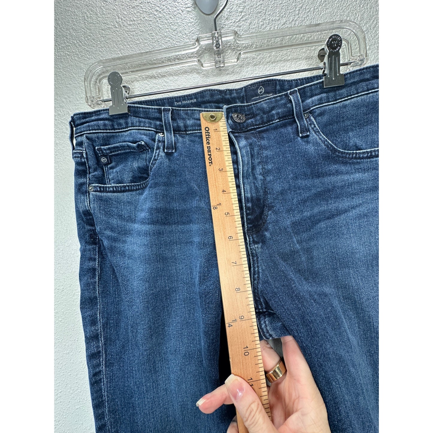 AG Harper Essential Straight Leg Jeans Size 30R Medium Wash
