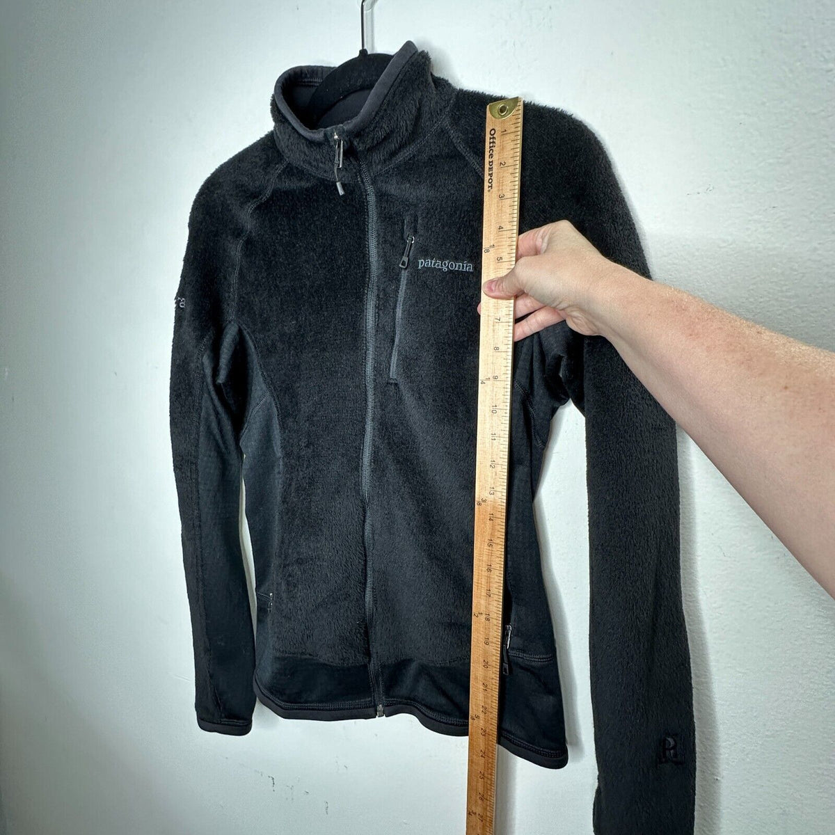Patagonia Black Fuzzy Long Sleeve Front Full Zip Light Weight Fitted Jacket S