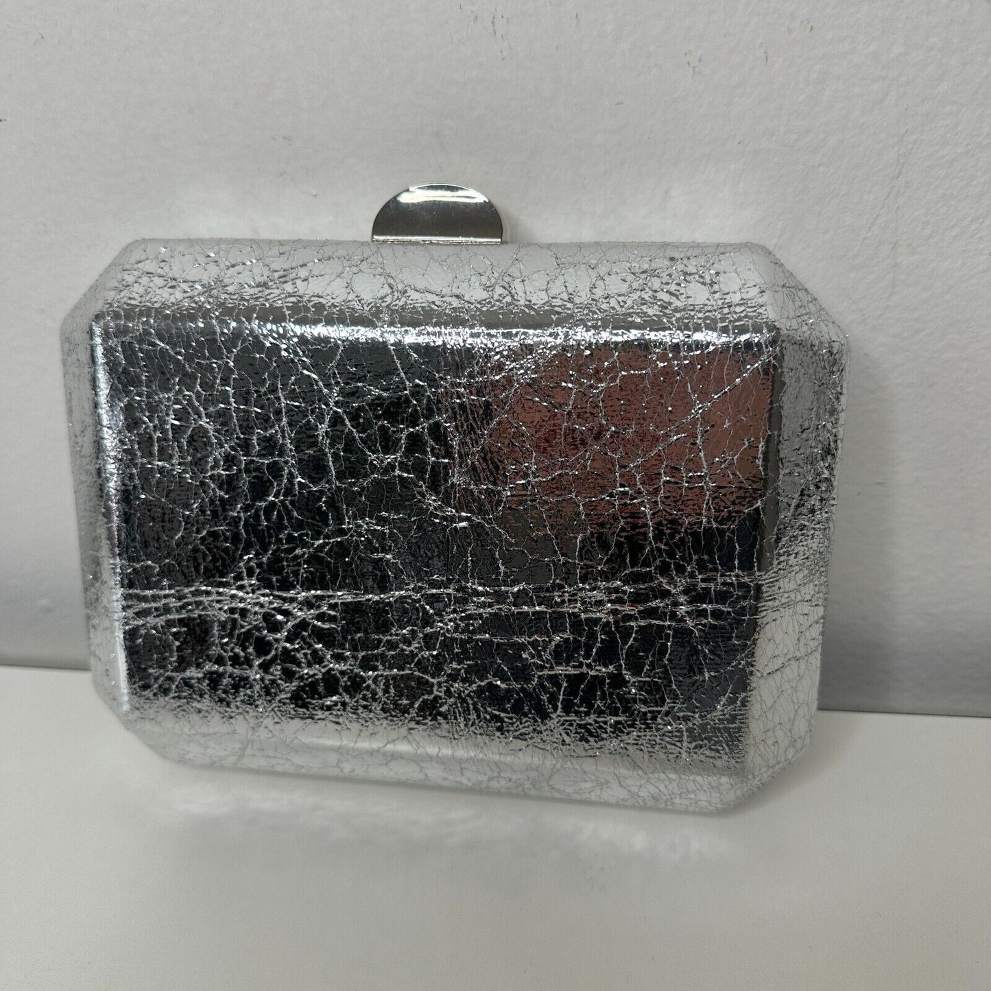 Lulu's Silver Metallic Krinkle Box Snap Close Clutch Purse & Chain Strap
