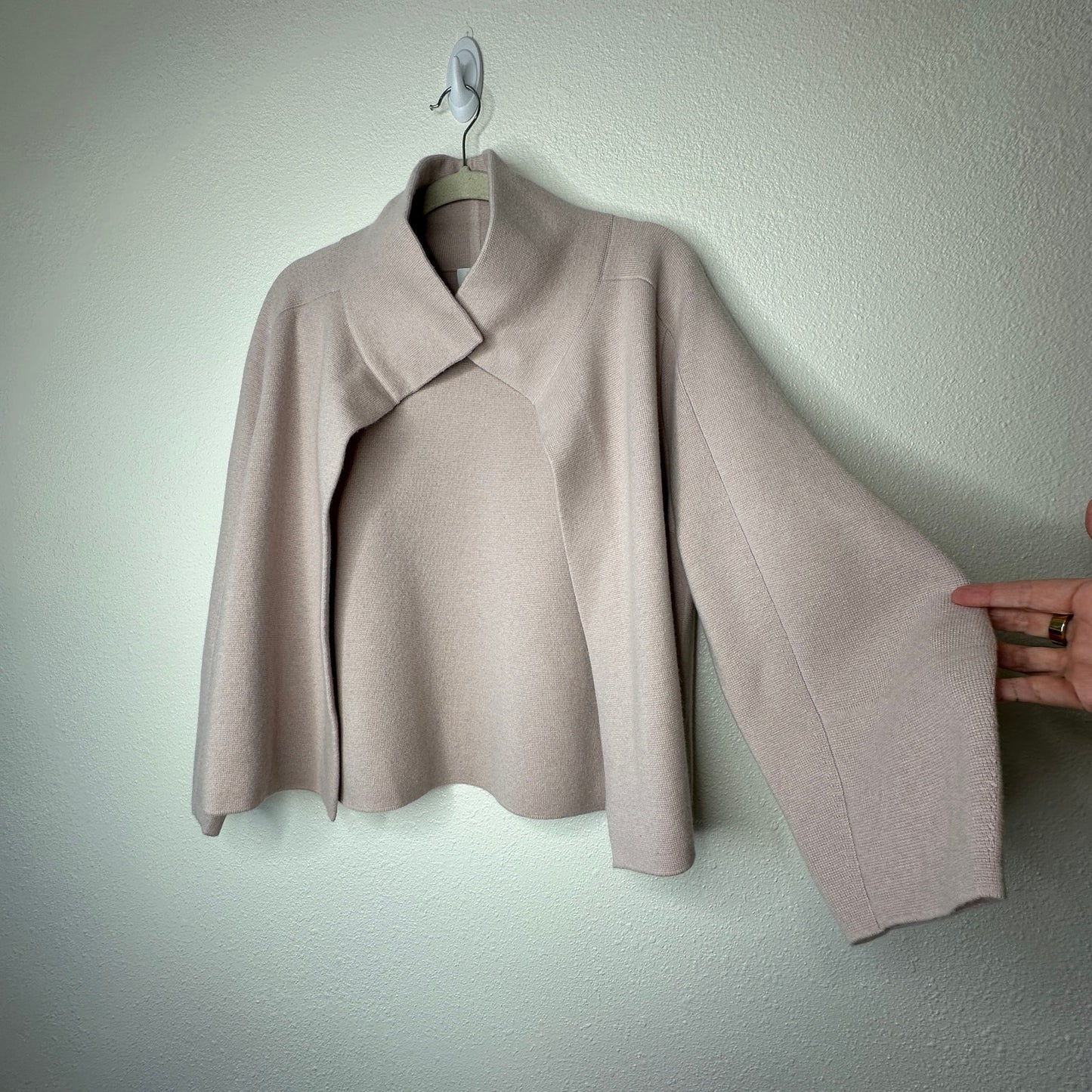 TSE Light Pink Magnetic Collared Cropped Cardigan Long Balloon Sleeves