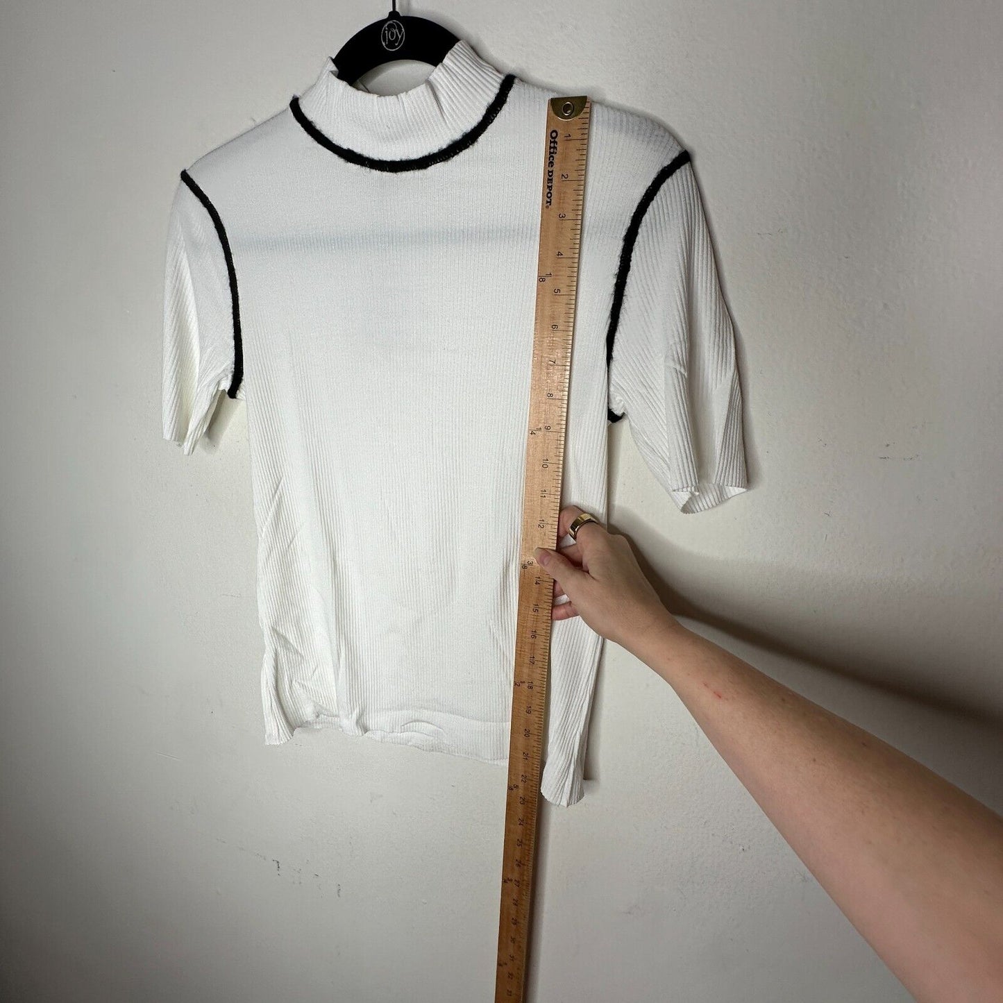 Zara Ivory Black Fuzzy Stitch Lining Mock Neck Short Sleeve Rib Raw Hem Top M