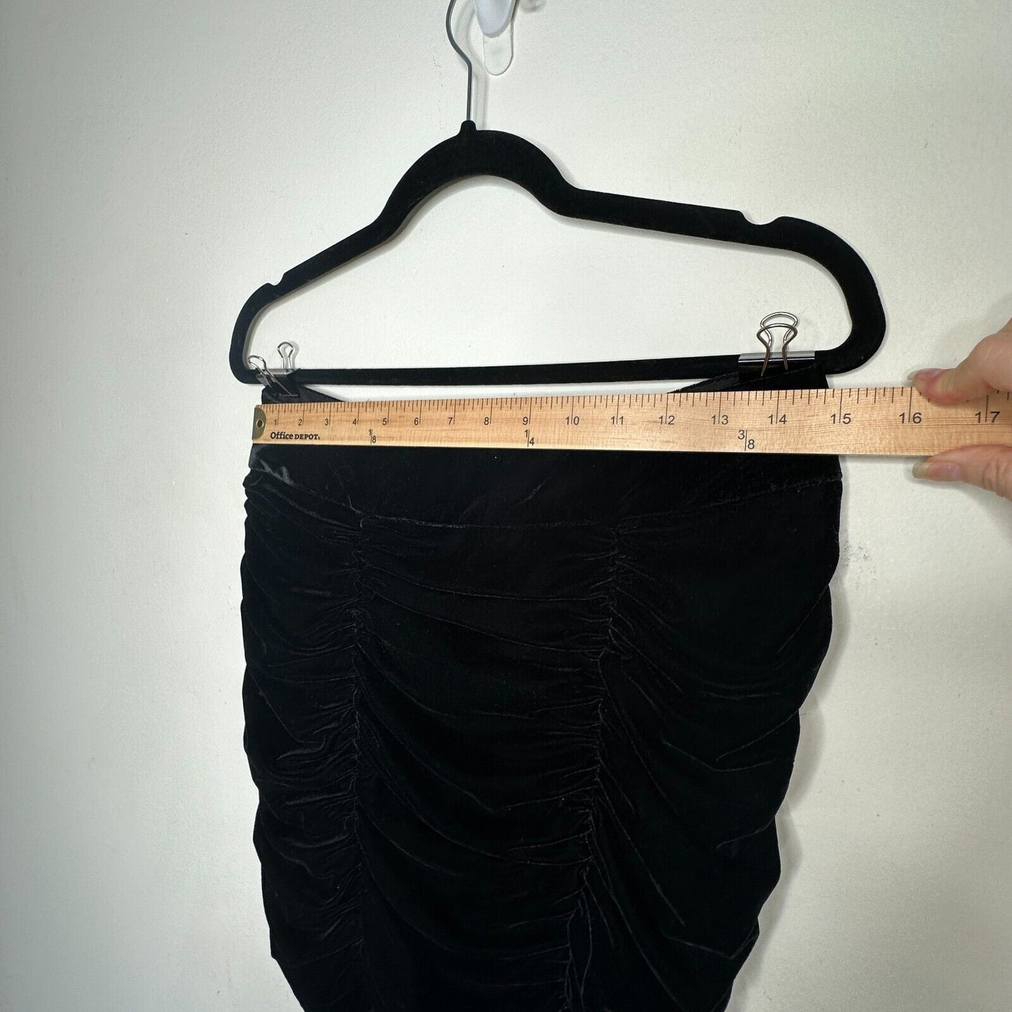 Solid Jet Black Sexy Ruched Velvet Mini Skirt Zip Back Stretch Medium