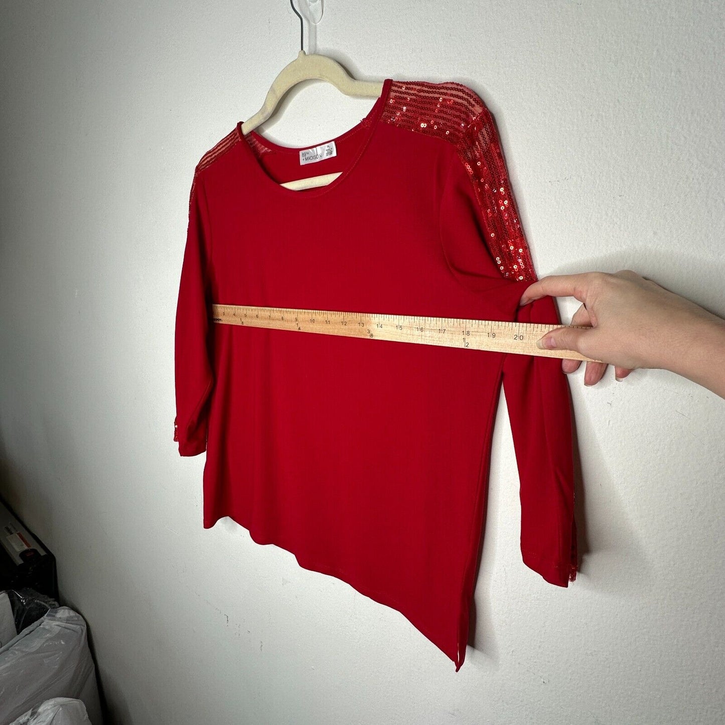 89th + Madison Deep Red Round Neck 3/4 Sequin Sleeve Pullover Blouse Petit L