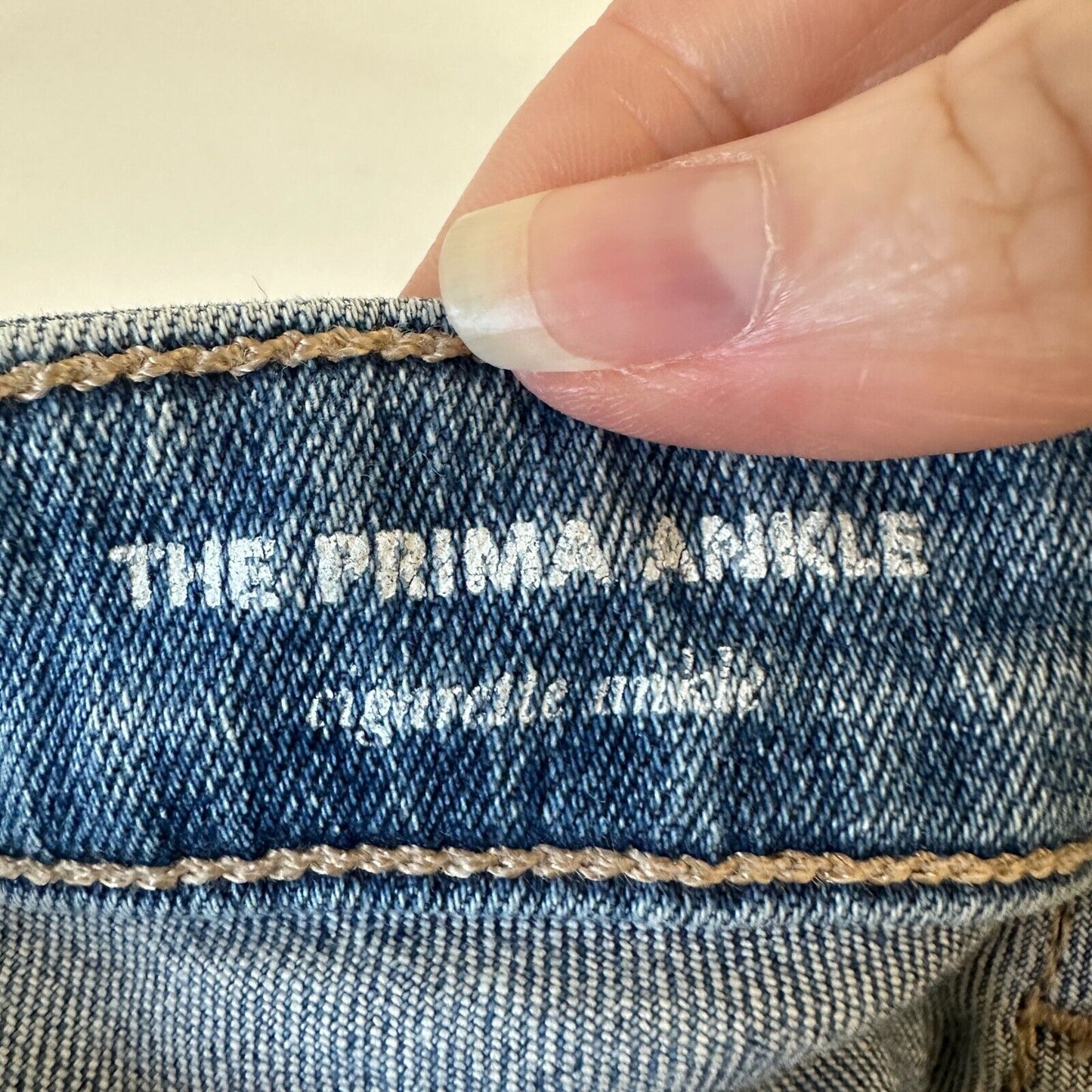 AG The Prima Ankle Raw Hem Cigarette Ankle Med Wash Blue Skinny Jean 27 Zip Fly
