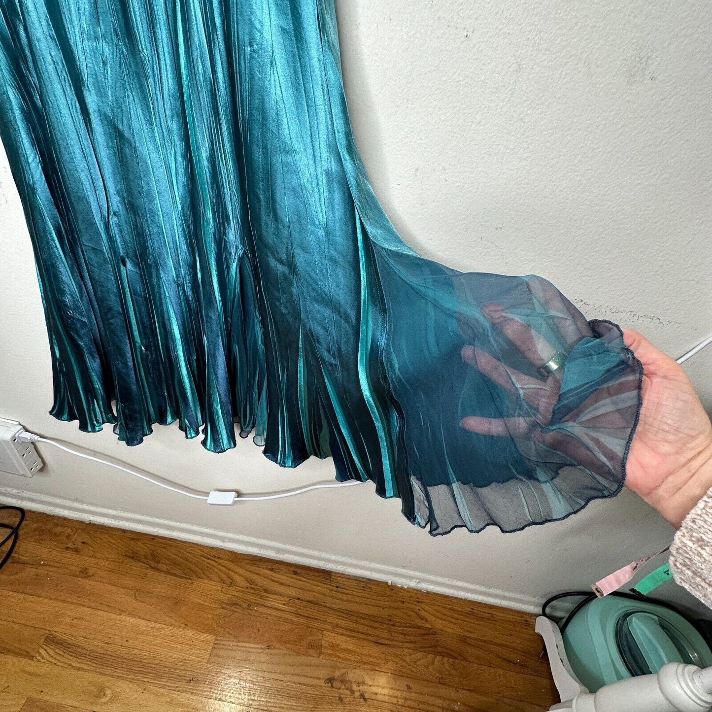 Barcelino Peacock Teal Ombre Sleeveless Crinkle Shimmer Scoop Neck Midi Dress XS