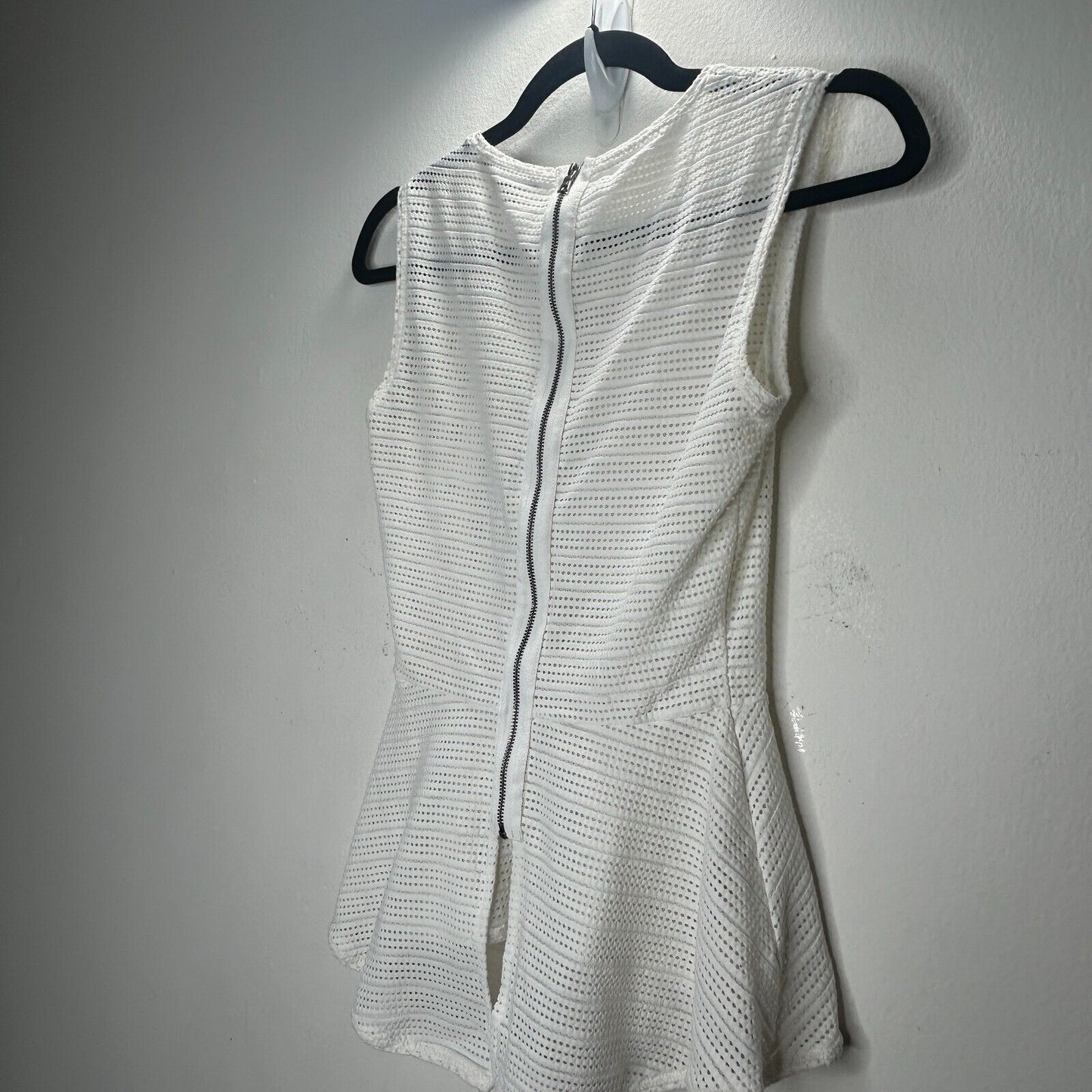 BCBGMAXAZARIA Evia Peplum White Laser Cut High Neck Sleeveless Back Zip Top XS