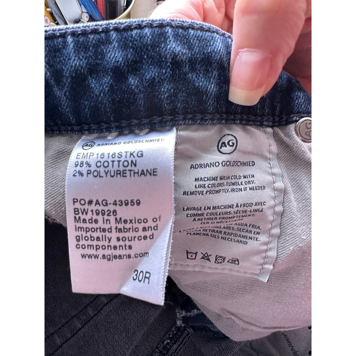 AG Harper Essential Straight Leg Jeans Size 30R Medium Wash