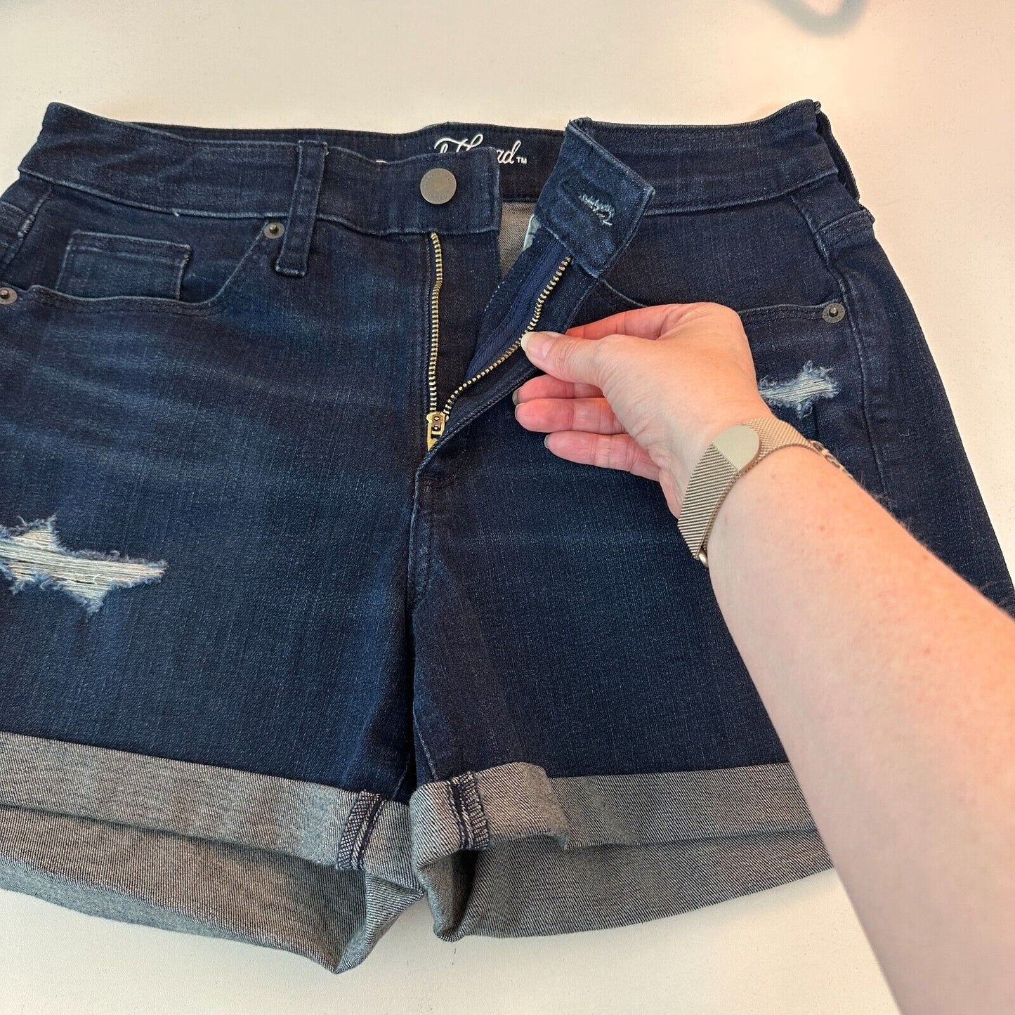 Universal Thread Hi-Rise Mini Dark Distressed Denim Cuff Jean Zip Shorts 6 / 28