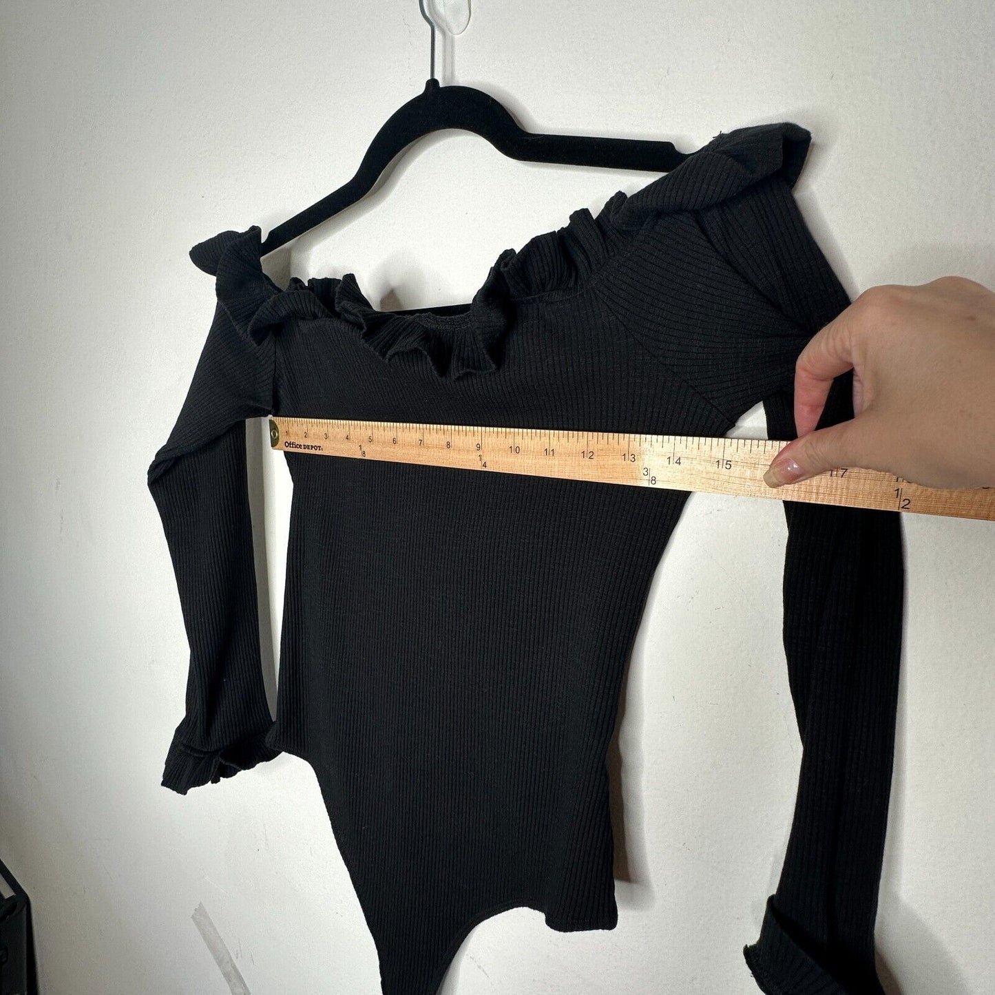 Lovers + Friends Hudson Black Rib Ruffle Off Shoulder Long Sleeve Bodysuit Large