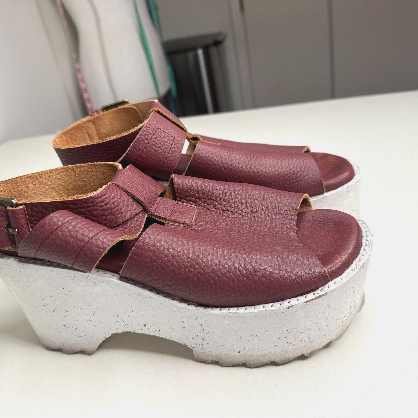 Anthro Gee Wawa Eggplant Leather White Platform Open Toe Ankle Strap Sandals 8