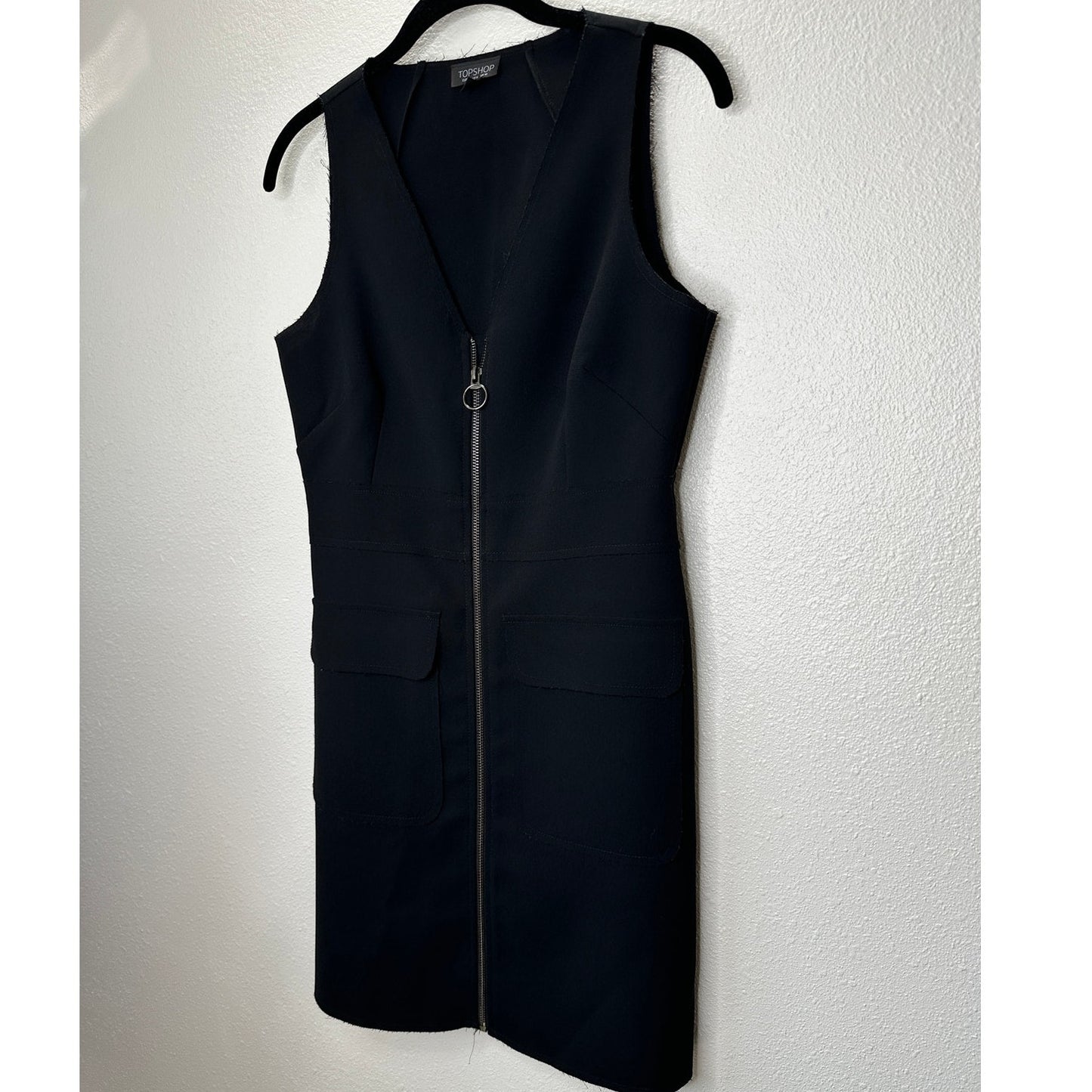 Topshop Black VNeck Front Zip Sleeveless Utility Pocket Dress 6