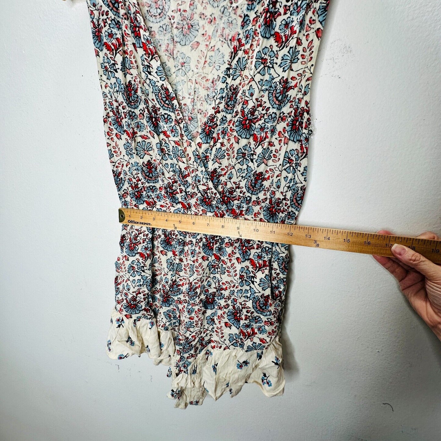 Billabong Cream Dusty Blue & Red Faux Wrap Deep-V Ruffle Hem Sleeveless Romper M