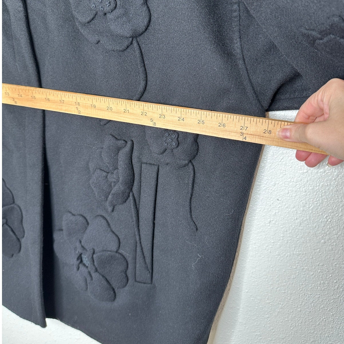 Valentino Garavani Black Wool-Cashmere Floral Applique Jacket