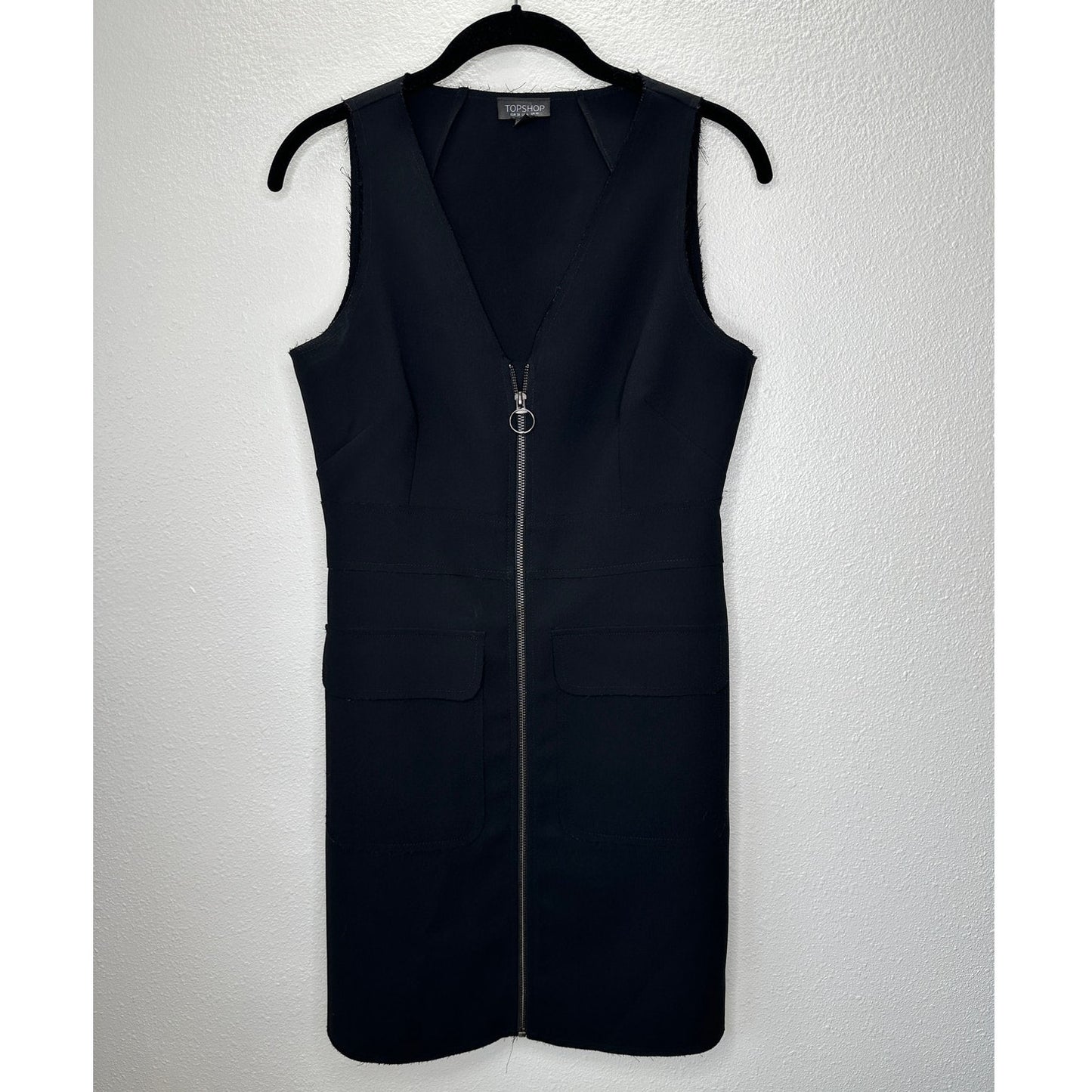 Topshop Black VNeck Front Zip Sleeveless Utility Pocket Dress 6