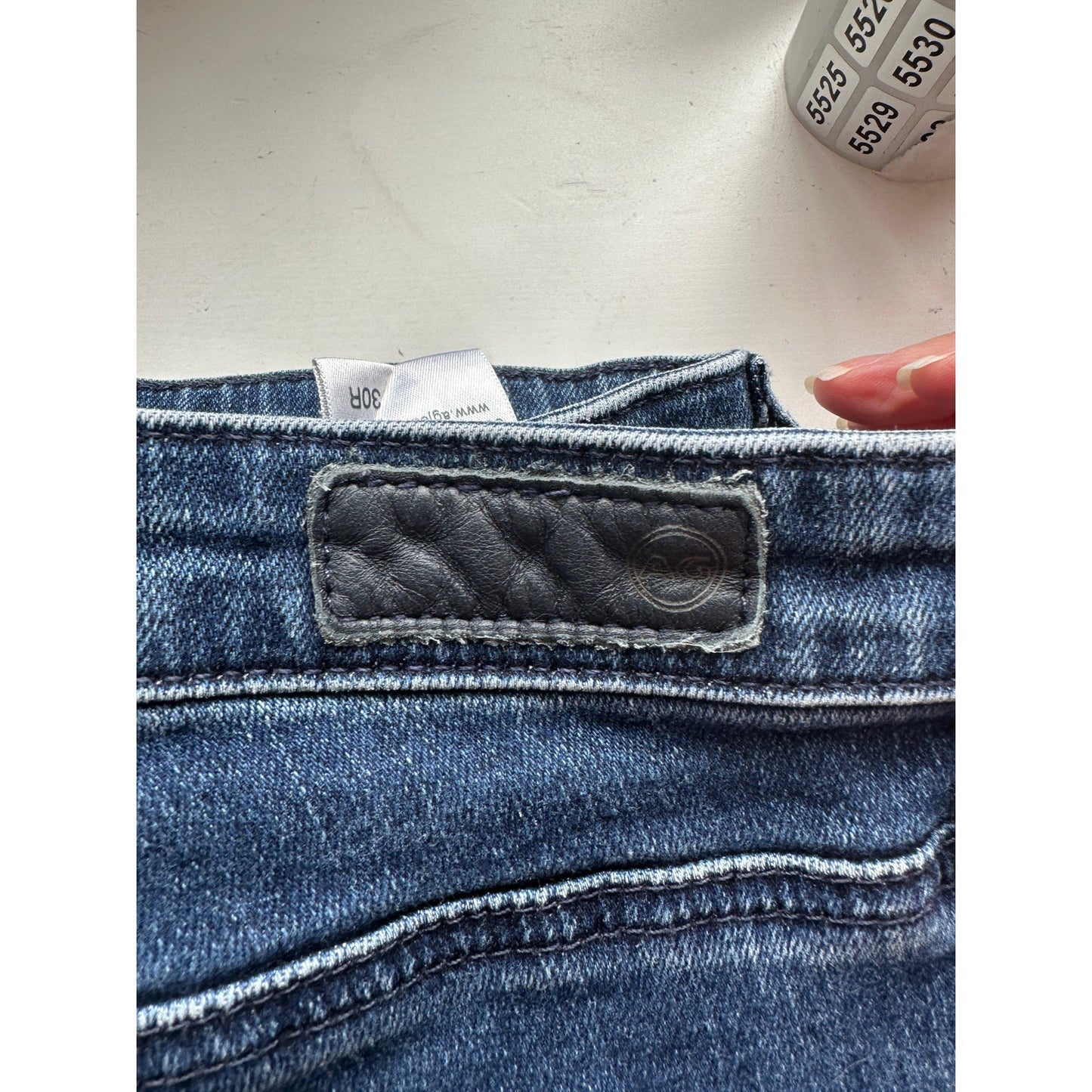 AG Harper Essential Straight Leg Jeans Size 30R Medium Wash