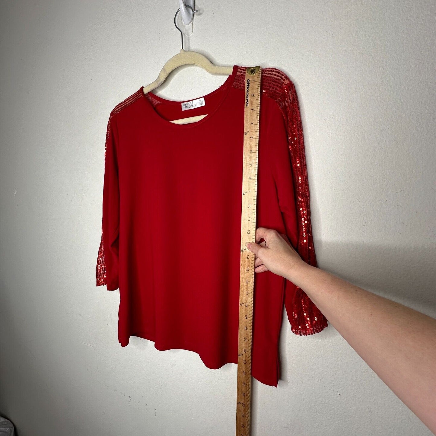 89th + Madison Deep Red Round Neck 3/4 Sequin Sleeve Pullover Blouse Petit L