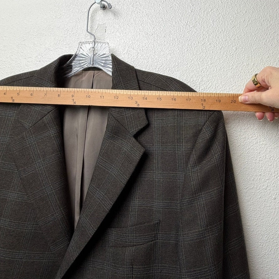 Hugo Boss Men’s 42R Brown Plaid Blazer Sport Coat Jacket