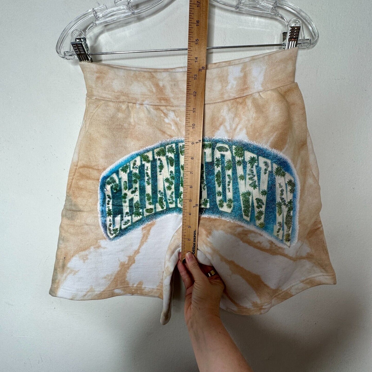 Chinatown Market Beige Tie Dye Island Arc SweatShorts Side and Back Pocket S