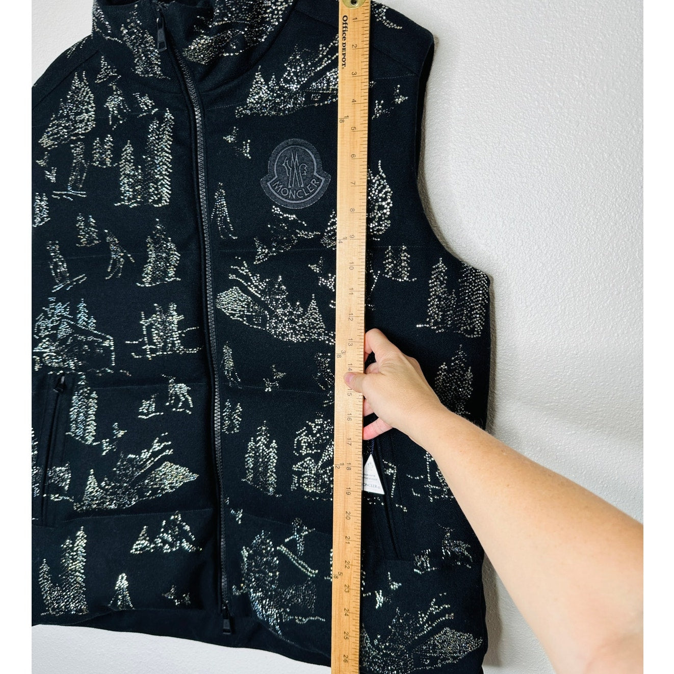 NWT RARE Moncler Titan Gilet Black Rhinestone Winter Ski Motif Vest 3 / Large
