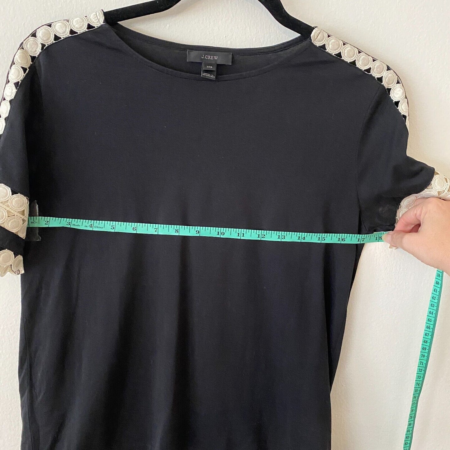 J Crew Comfy Black and Cream Embroidery Stitch Circles Sleeve Hem Design Top XXS