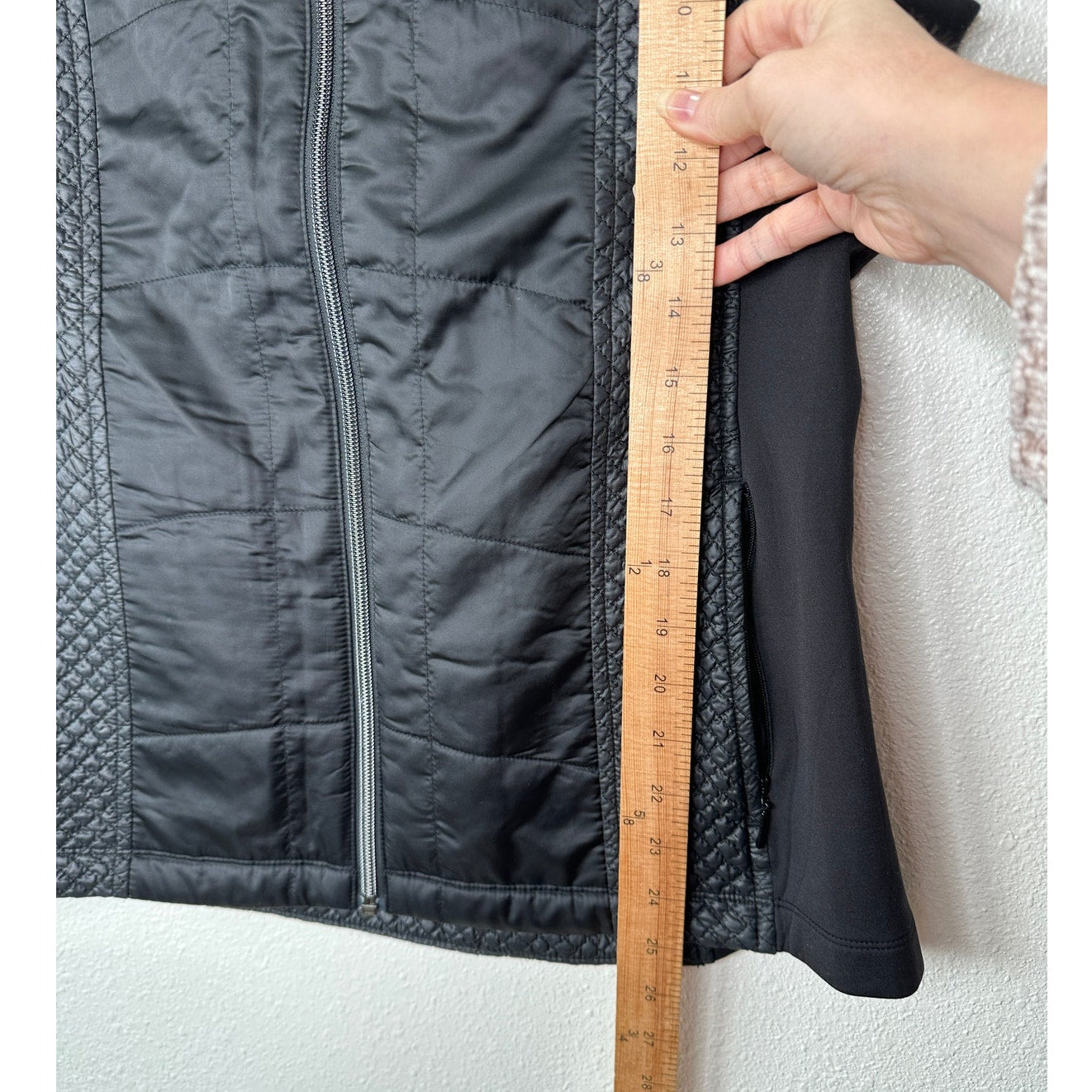 Athleta Black Mixed Media Sleeveless Front Zip Vest Medium