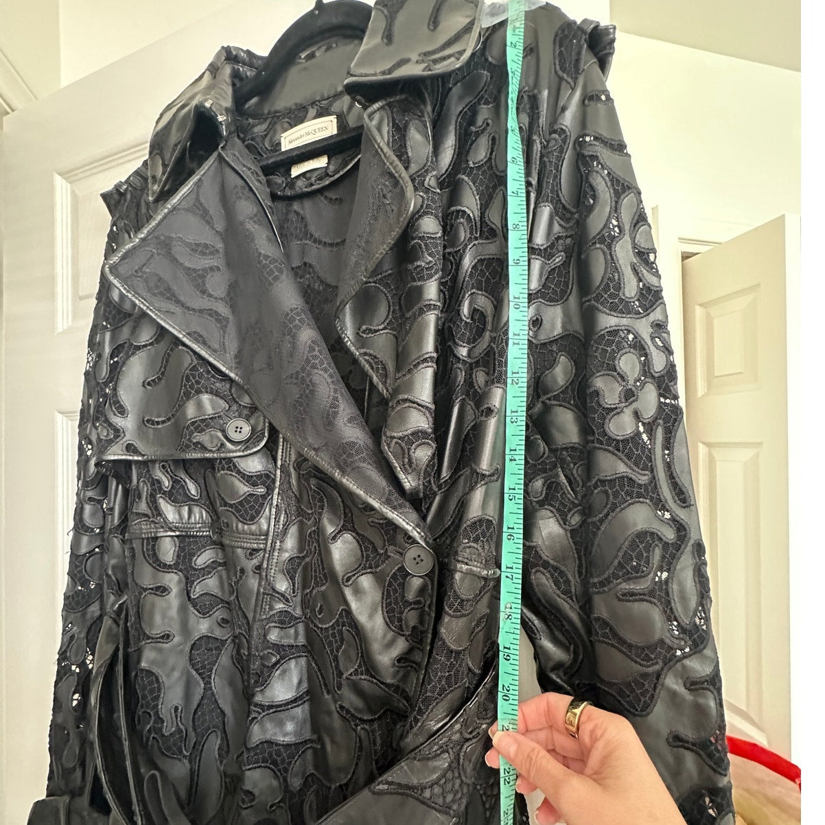 Alexander McQueen Black Leather Lace Belted Trench Coat Made in Italy 14