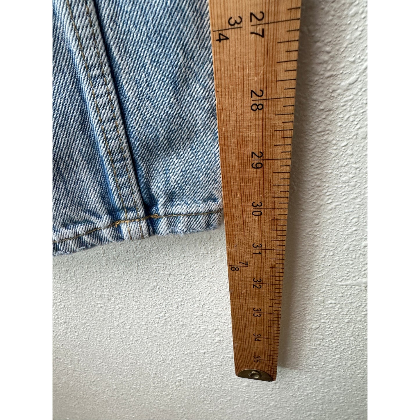 Zara Light Medium Wash Jeans US 32 Button Fly Straight Leg