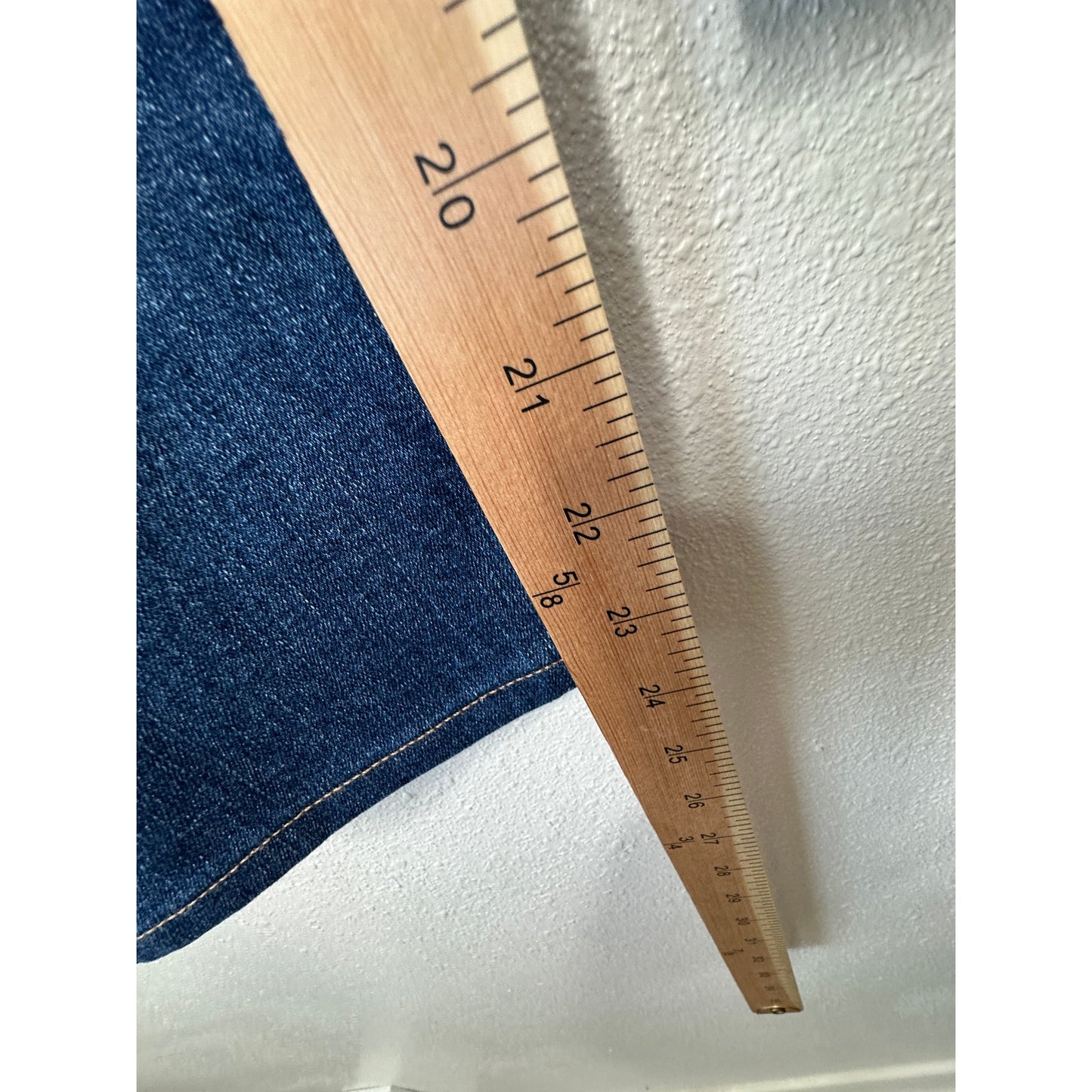 AG Medium Wash Whiskered Prima Ankle Cigarette Ankle Jeans 31