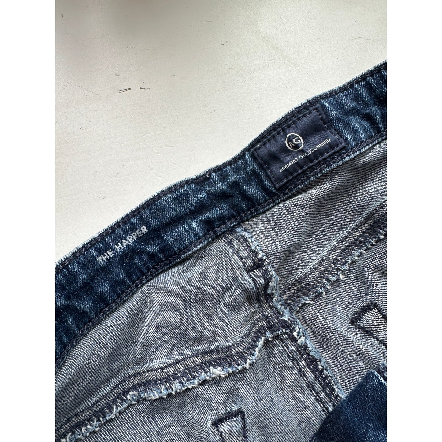 AG Harper Essential Straight Leg Jeans Size 30R Medium Wash