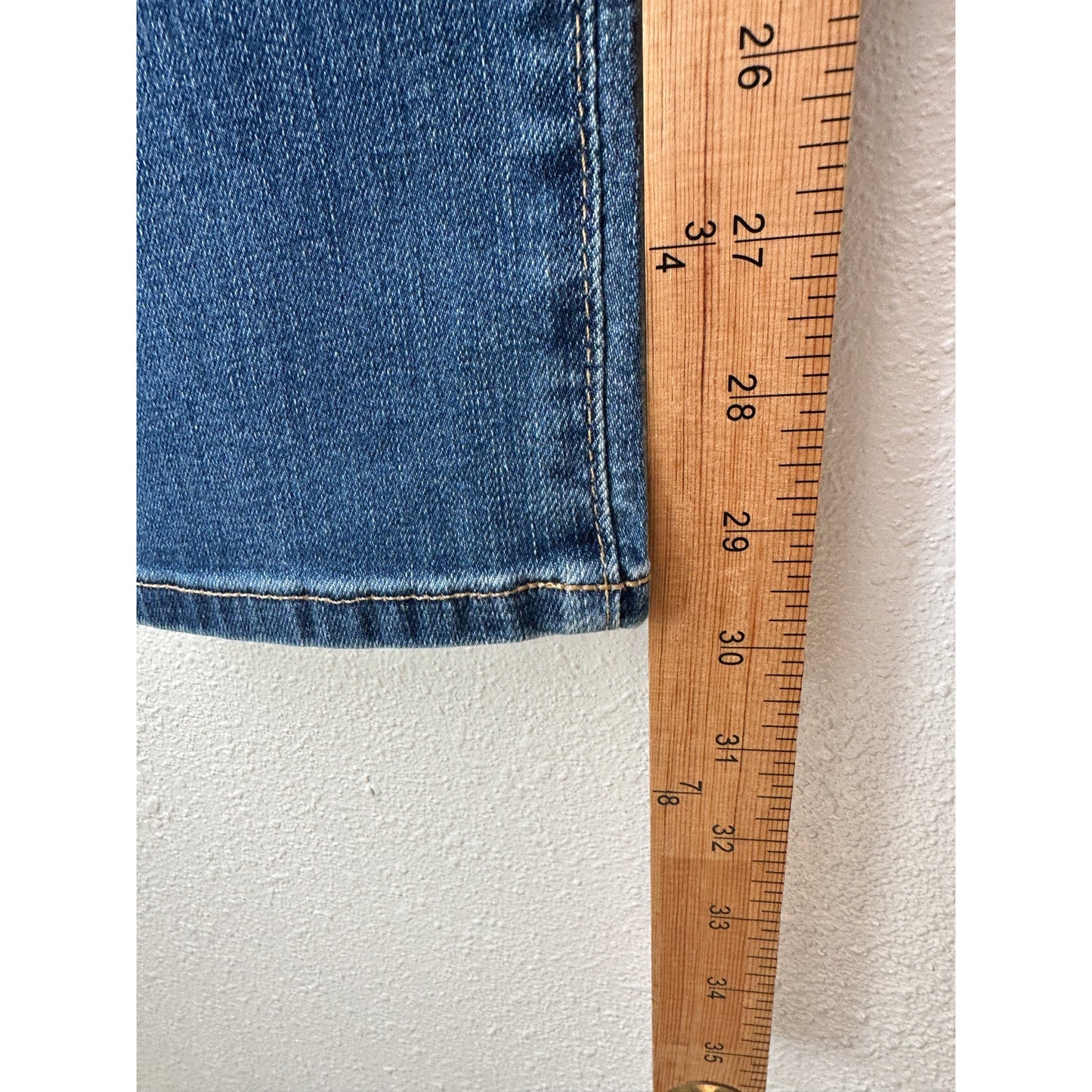 AG The Stilt Jeans Medium Wash Women US 28 Cigarette